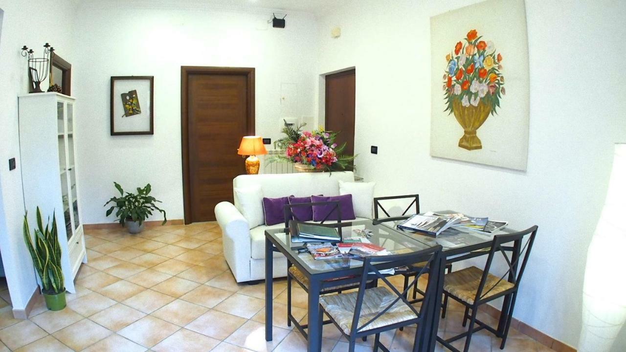 La Piazzetta Di Roma Villa Exterior photo